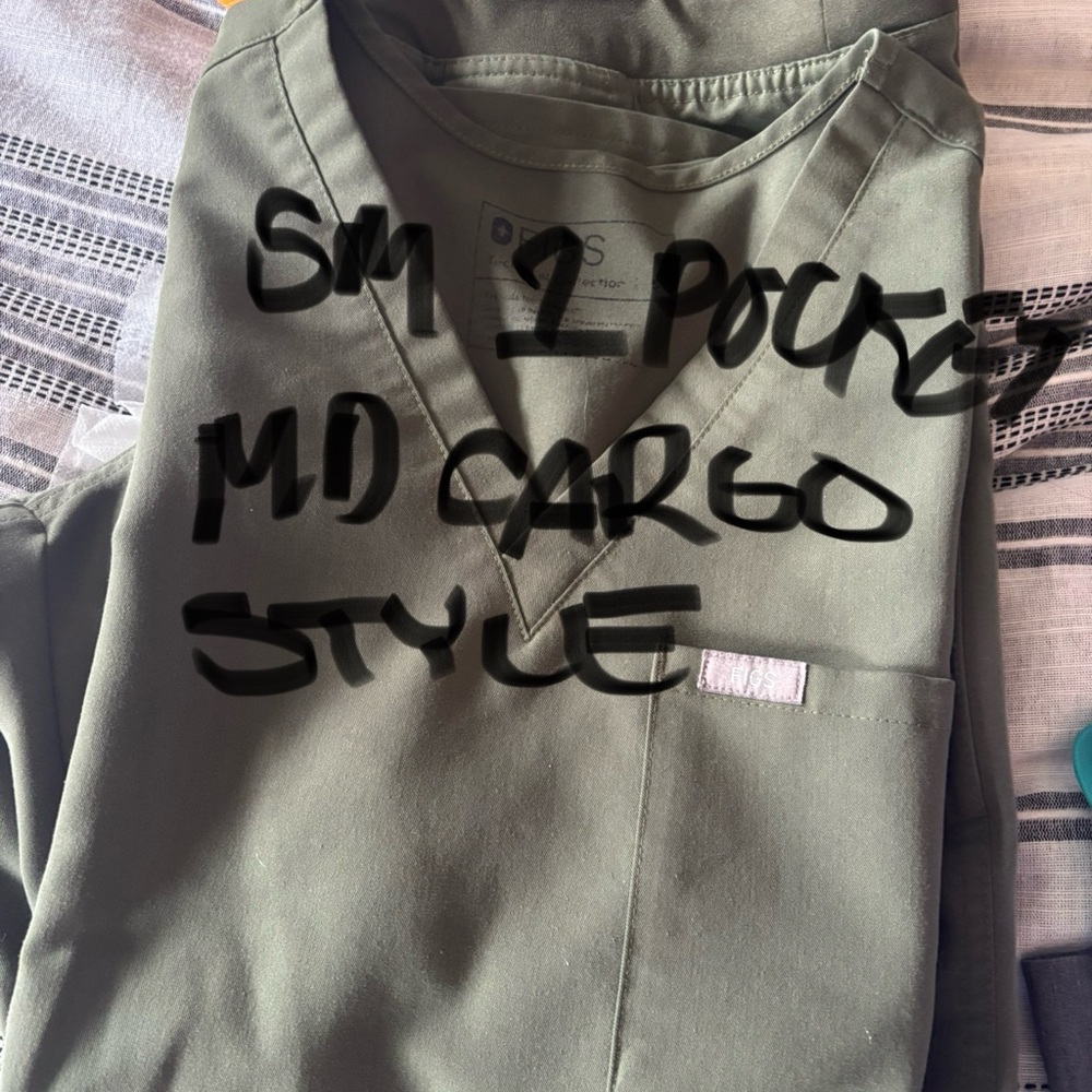 Figs Moss Scrub Set - image 1